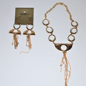 Gold Earing Set!!